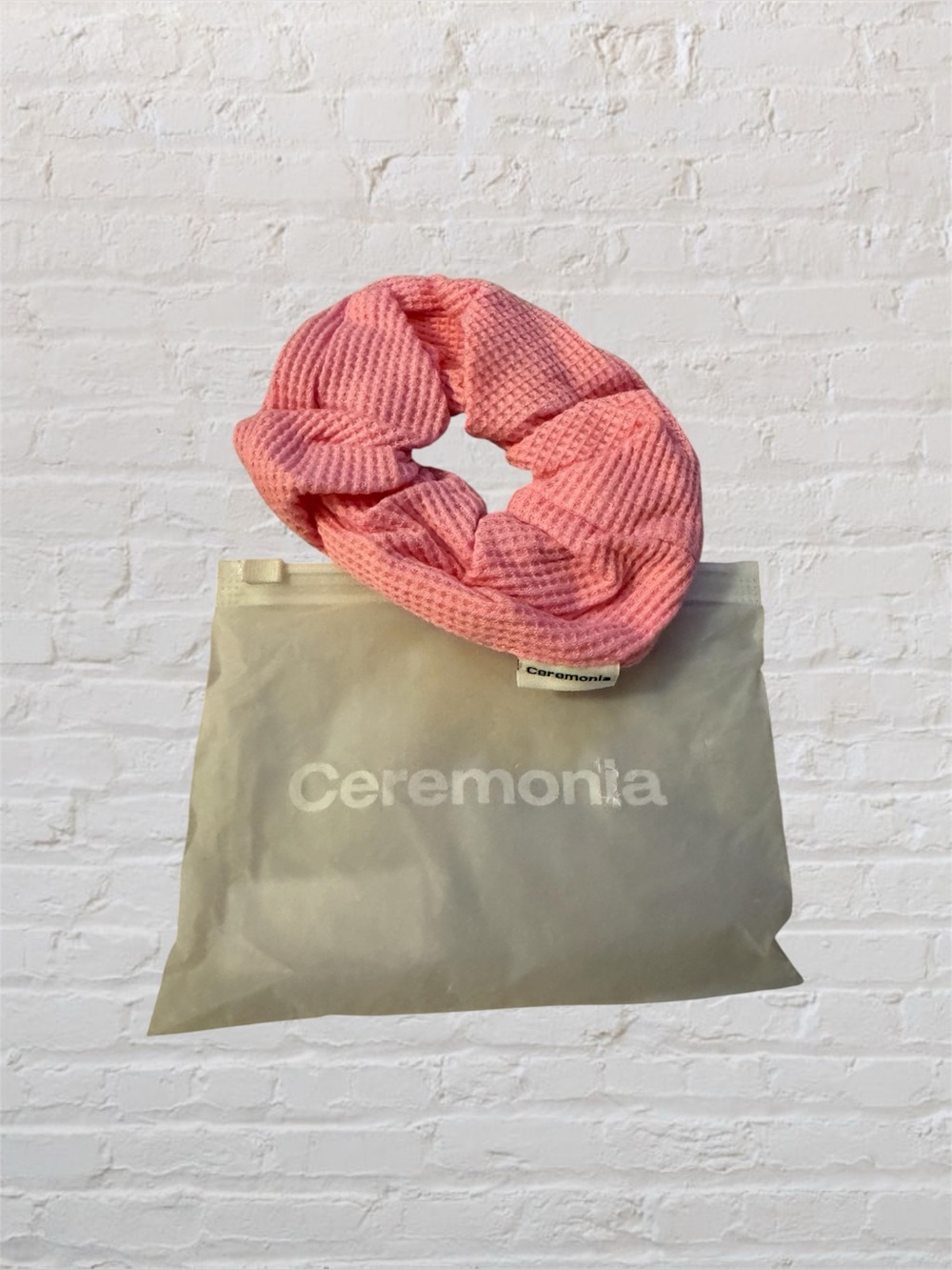 🛍🏙3️⃣ for $1️⃣5️⃣ 🆕 Ceremonia the spa scrunchie in guava pink